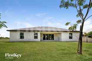 926 Nw 9th Pl - Photo 1 of 1