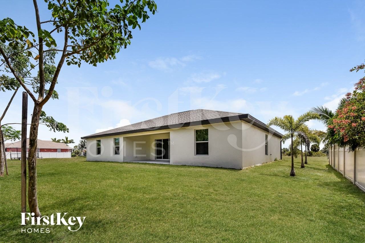 926 Nw 9th Pl - Photo 2 of 2