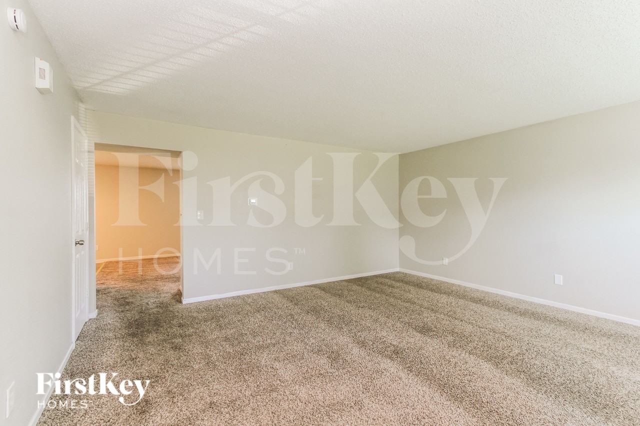 8942 Leffler Ln - Photo 7 of 19