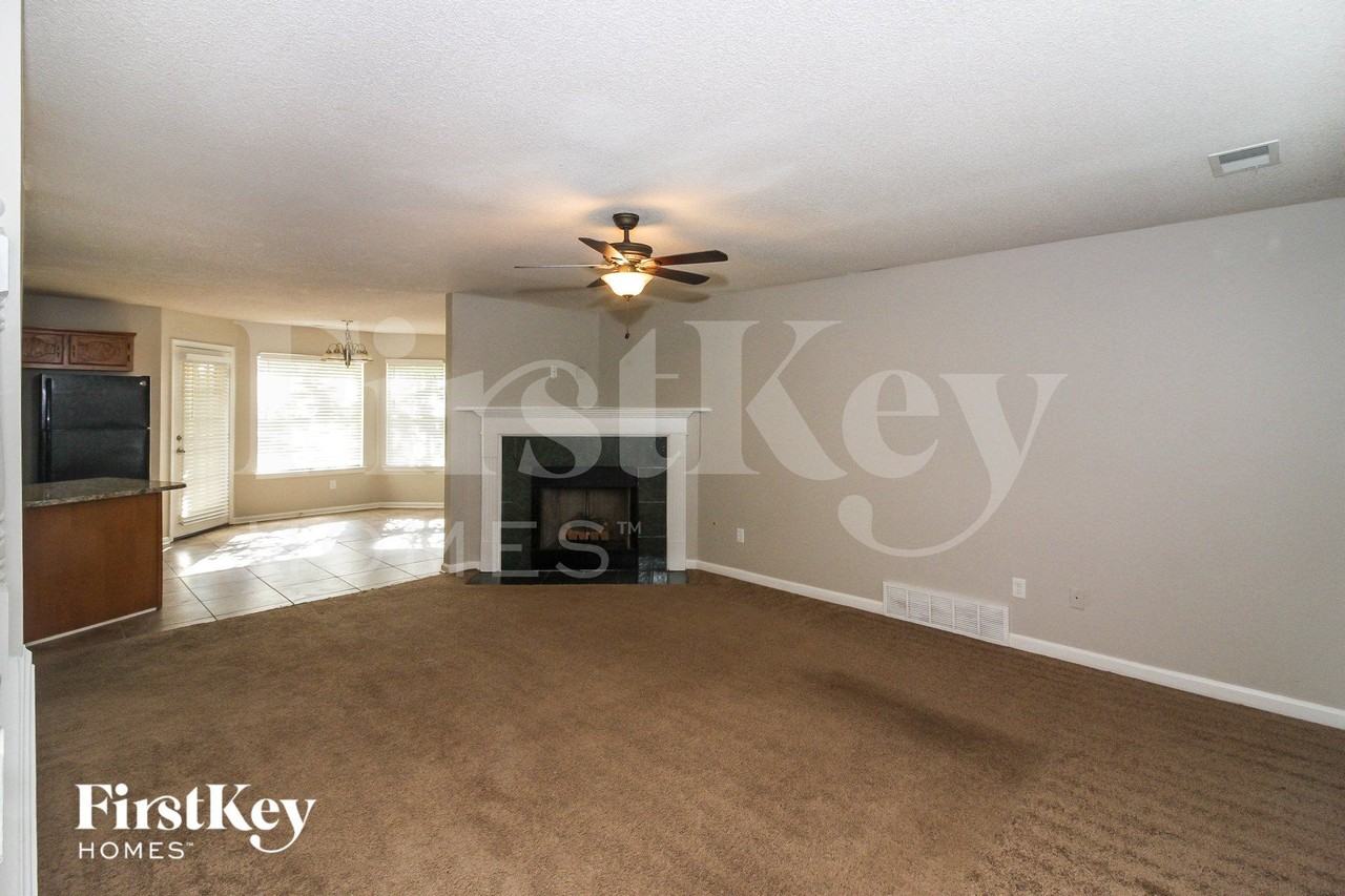7680 Bramble Ln - Photo 2 of 15