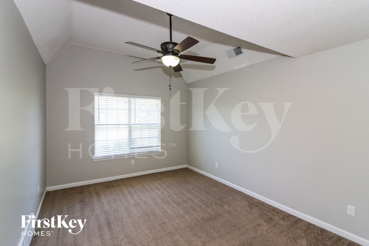 7680 Bramble Ln - Photo 6 of 15