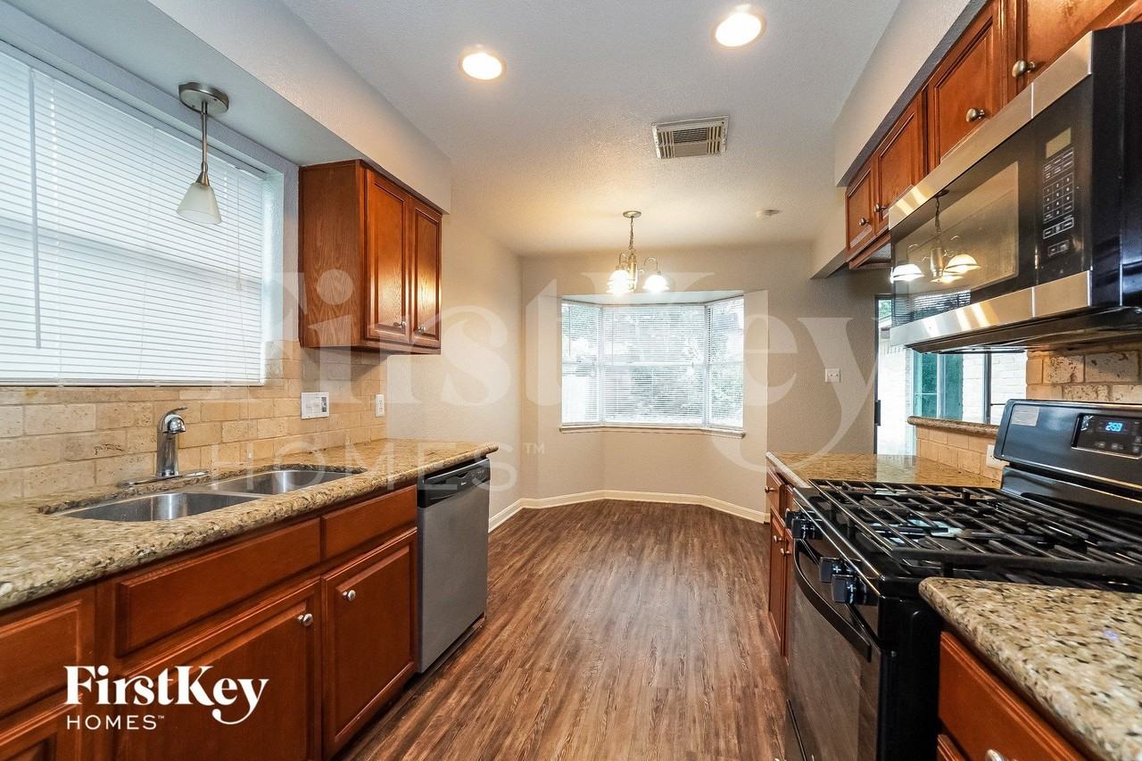 6914 Leandra Dr - Photo 6 of 16