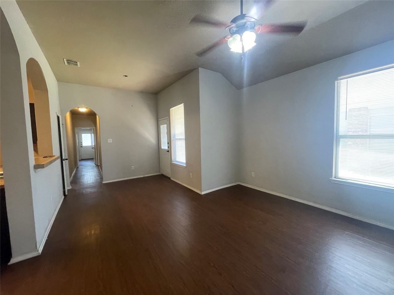 1432 Ravenwood Dr - Photo 3 of 14