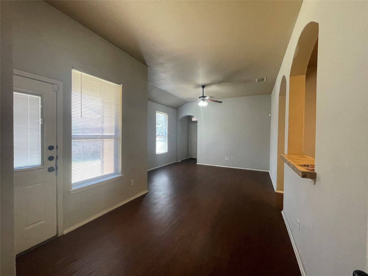 1432 Ravenwood Dr - Photo 4 of 14