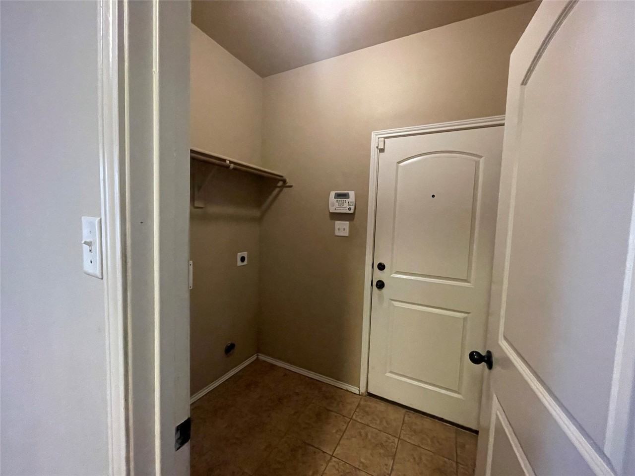 1432 Ravenwood Dr - Photo 6 of 14