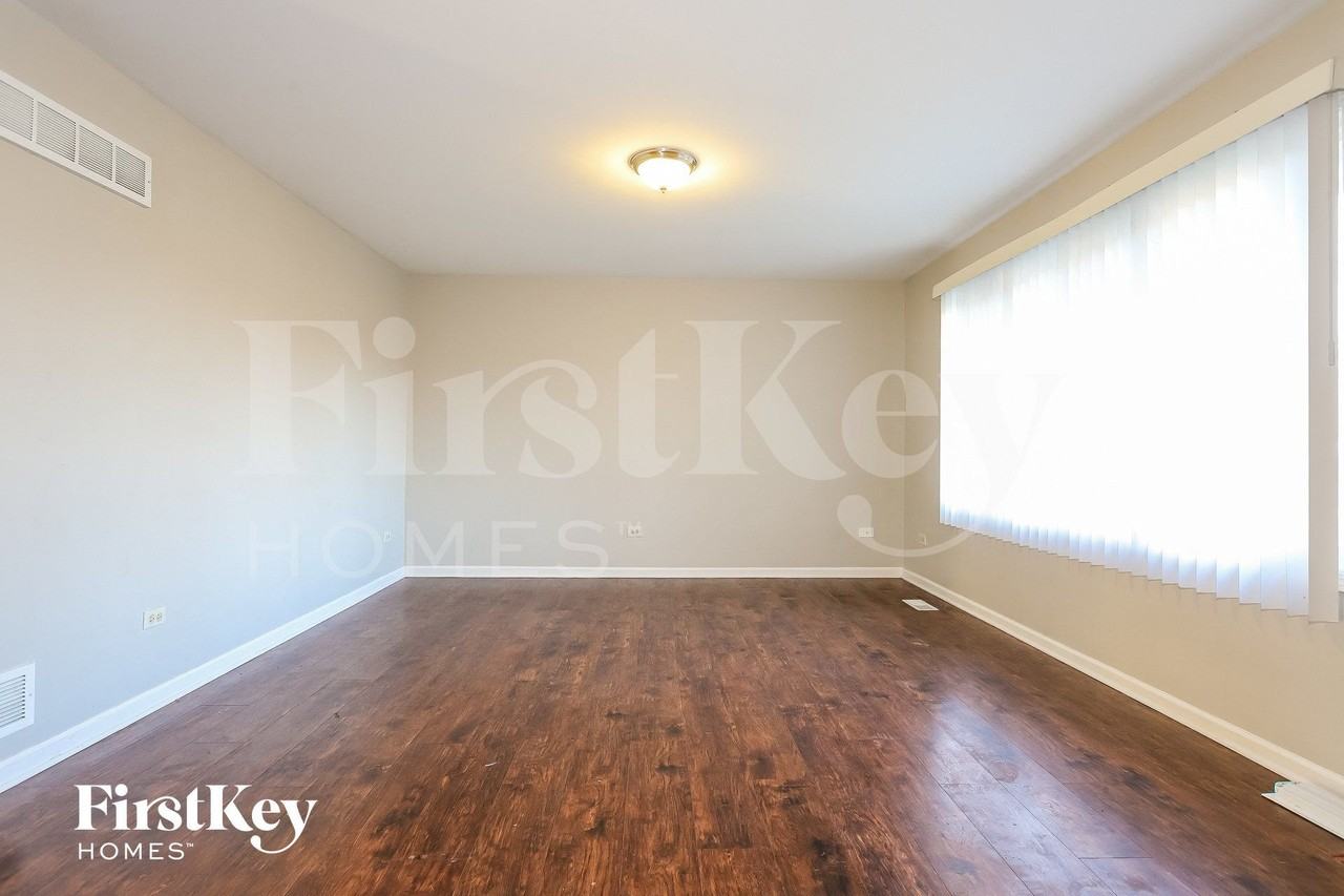 6504 Jack Rogers Ln - Photo 3 of 15
