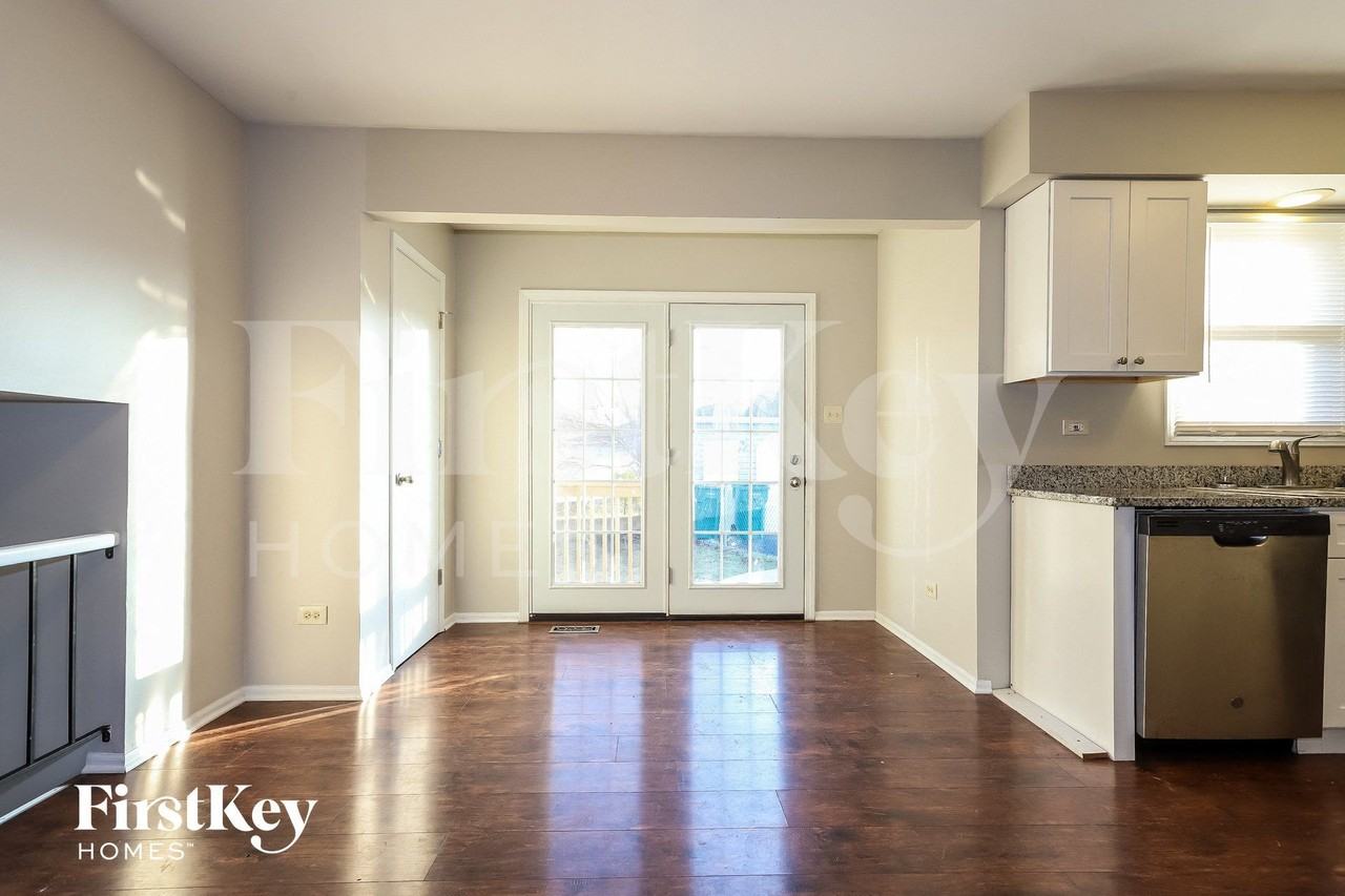 6504 Jack Rogers Ln - Photo 4 of 15