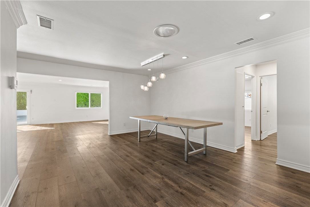 6515 Kenwater Ave - Photo 4 of 8