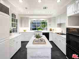featured image of 4645 Petit Ave