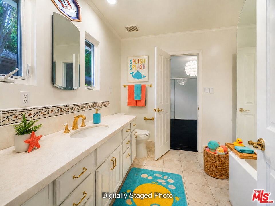 4645 Petit Ave - Photo 3 of 8