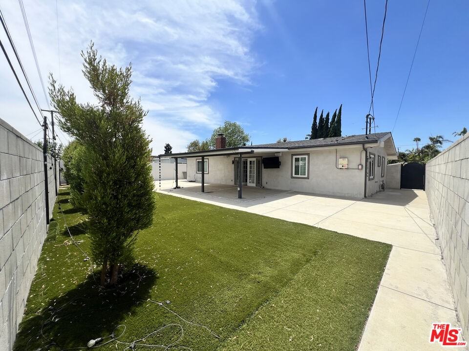 9716 Casaba Ave - Photo 2 of 7