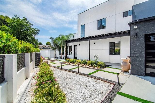 4829 Saloma Ave - Photo 4 of 8