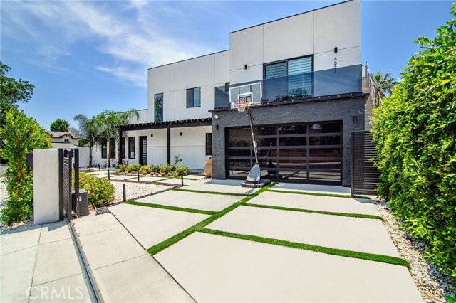 4829 Saloma Ave - Photo 7 of 8
