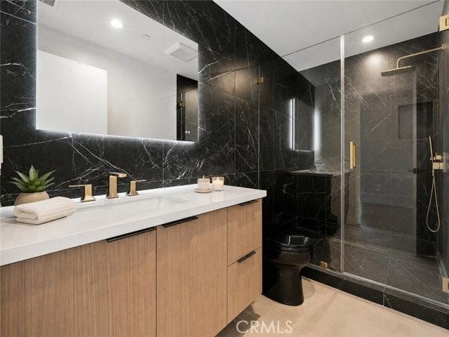 12818 Bloomfield St - Photo 5 of 8