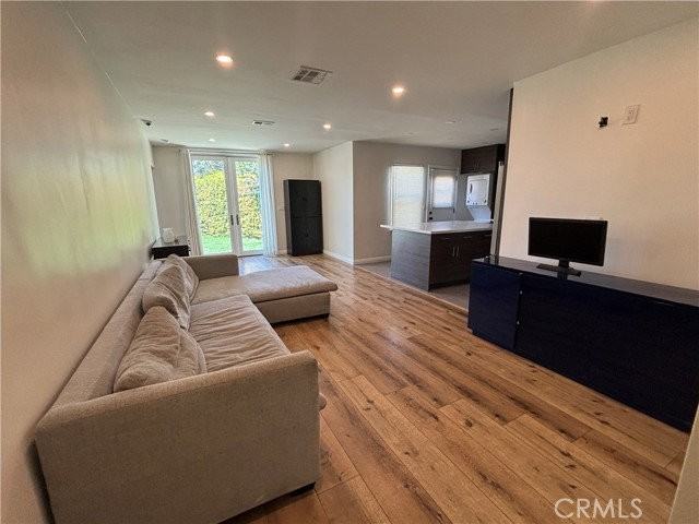 6529 Aura Ave - Photo 5 of 8