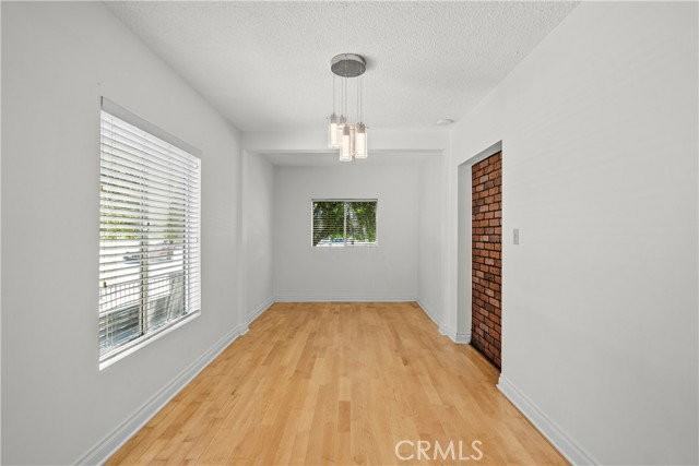 17501 Victory Blvd - Photo 2 of 8