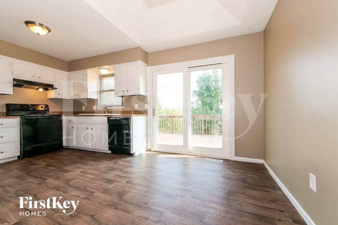 619 Zay Dr - Photo 4 of 16