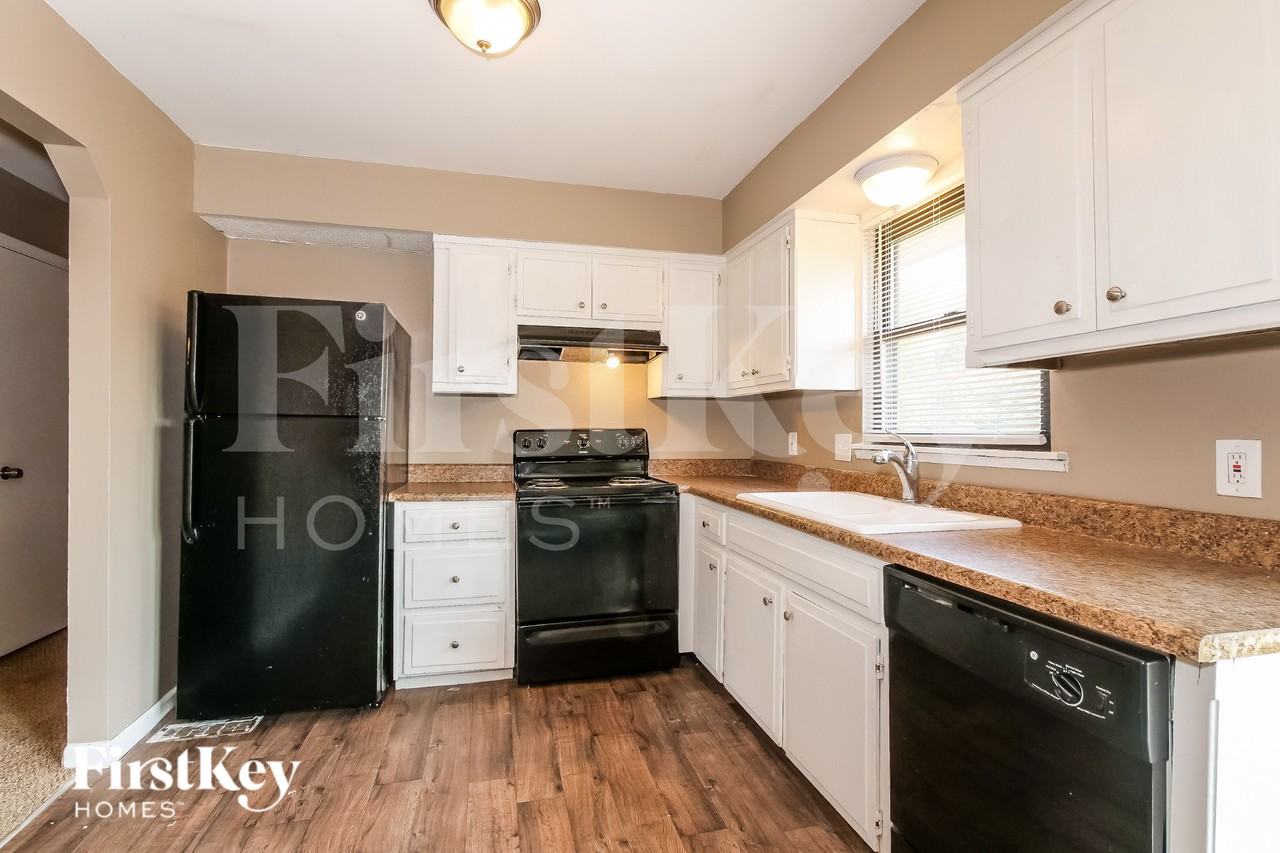 619 Zay Dr - Photo 5 of 16