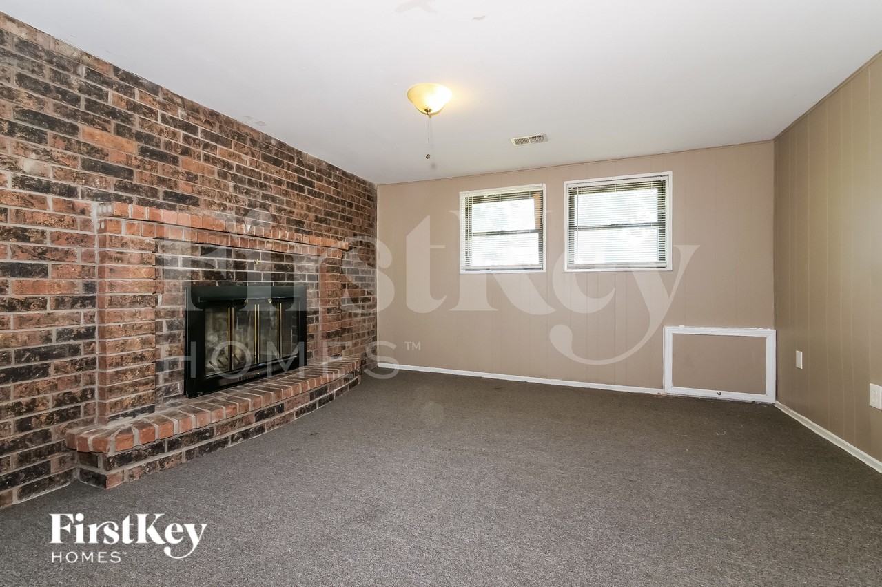 619 Zay Dr - Photo 7 of 16