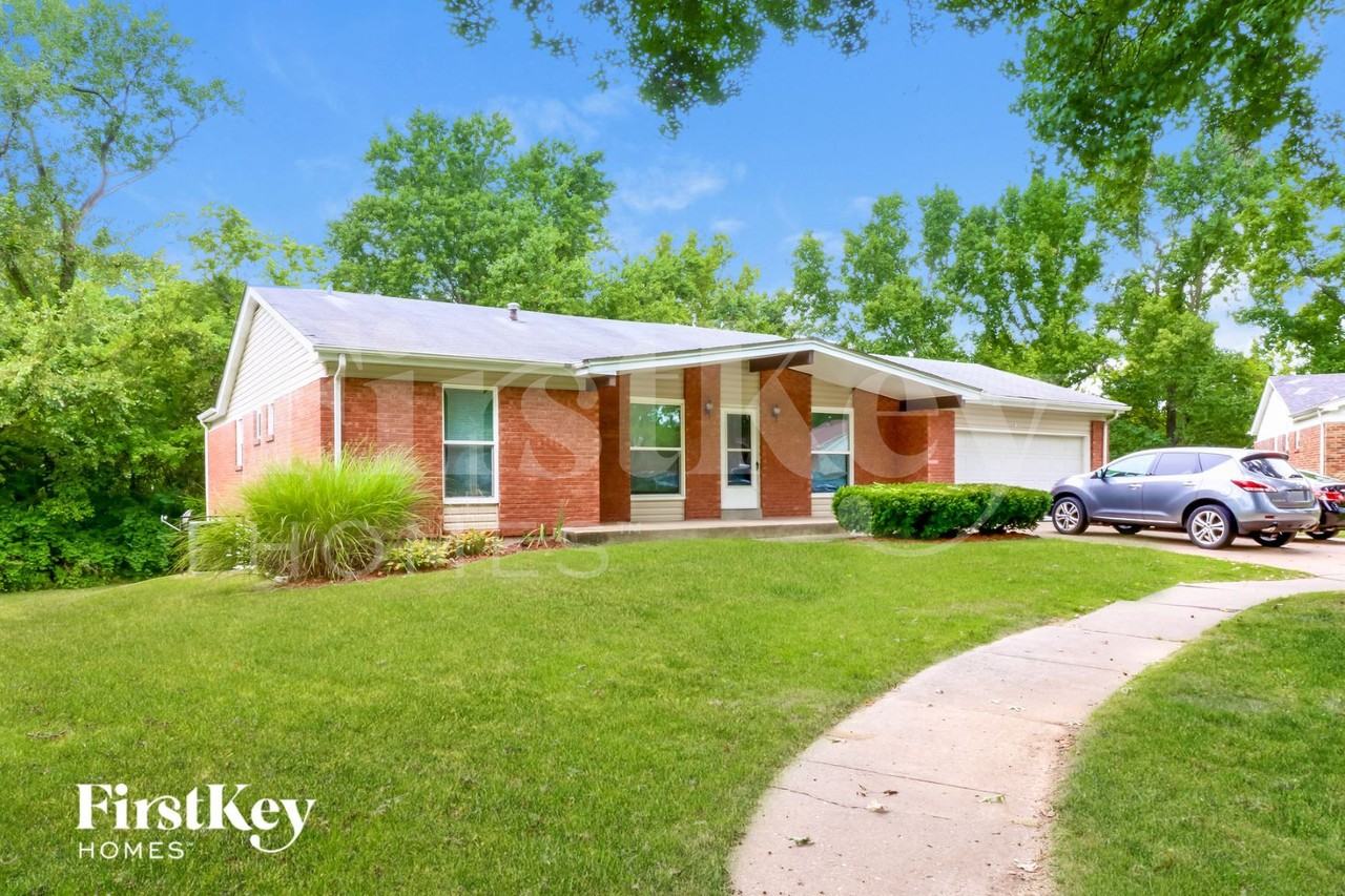 6155 Fox Chase Ct - Photo 2 of 15