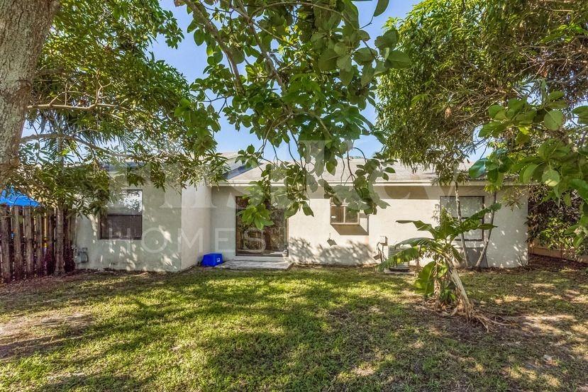 5927 Ithaca Cir W - Photo 2 of 2