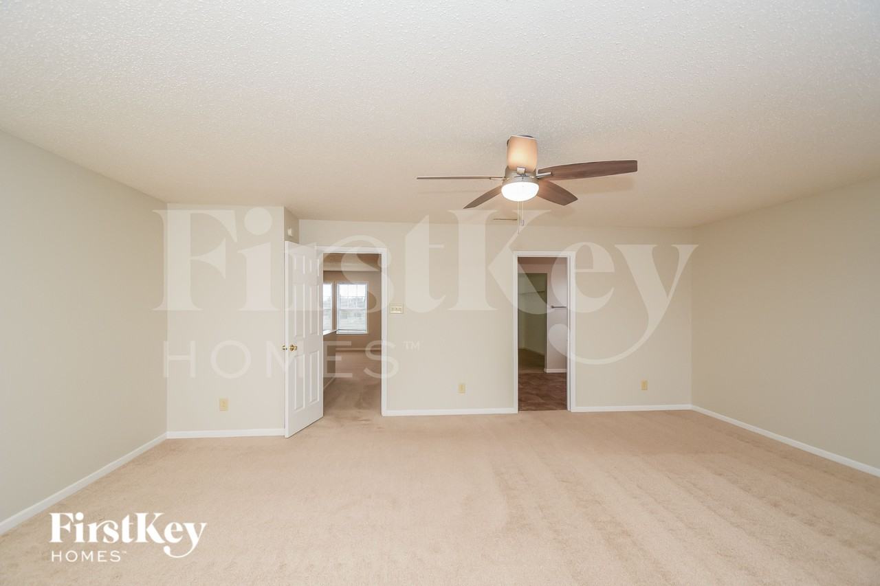 5661 Grassy Bank Dr - Photo 7 of 16