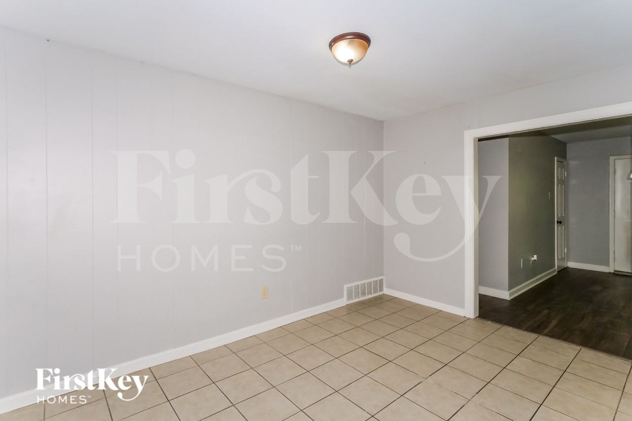 5183 Warfield Dr - Photo 6 of 16