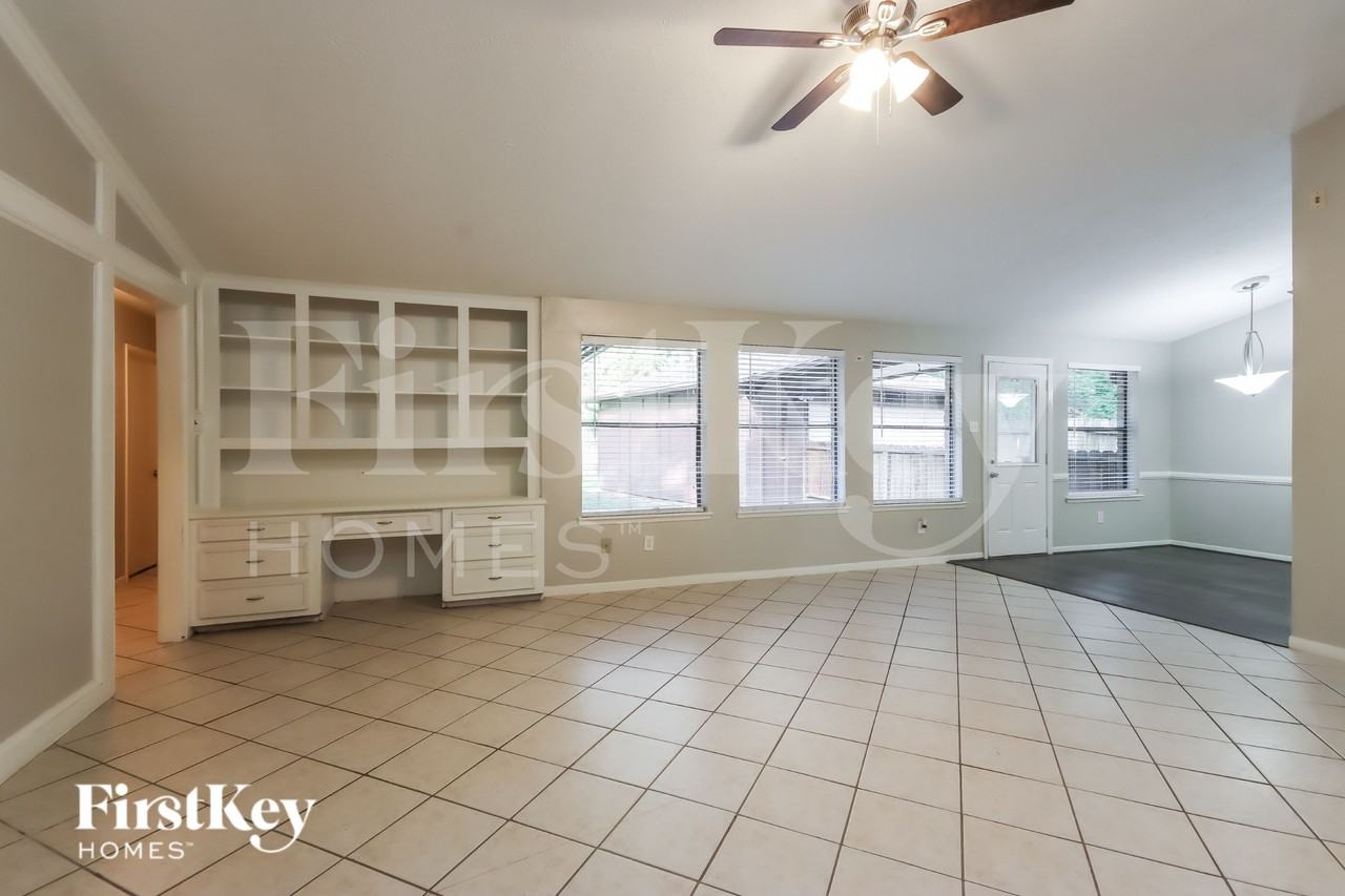 4014 Cedar Forest Dr - Photo 3 of 16