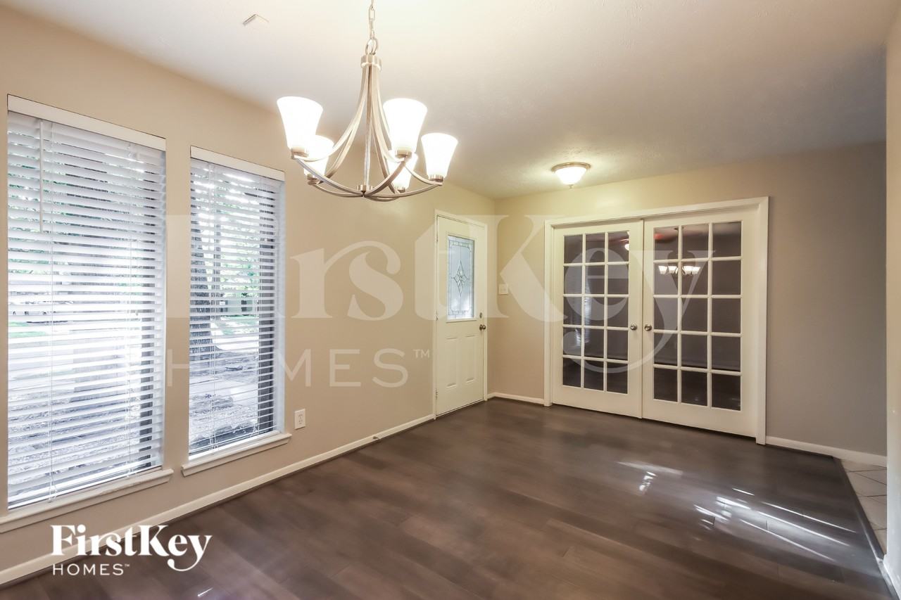 4014 Cedar Forest Dr - Photo 5 of 16