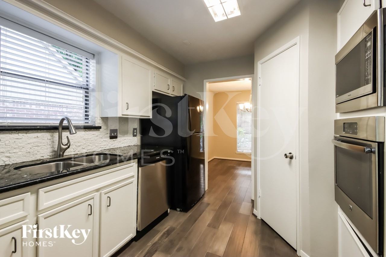 4014 Cedar Forest Dr - Photo 6 of 16