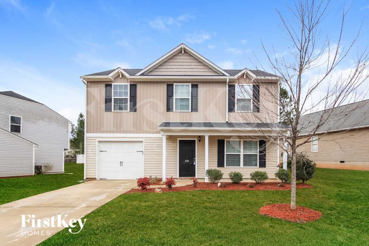358 Randolph Dr - Photo 3 of 16