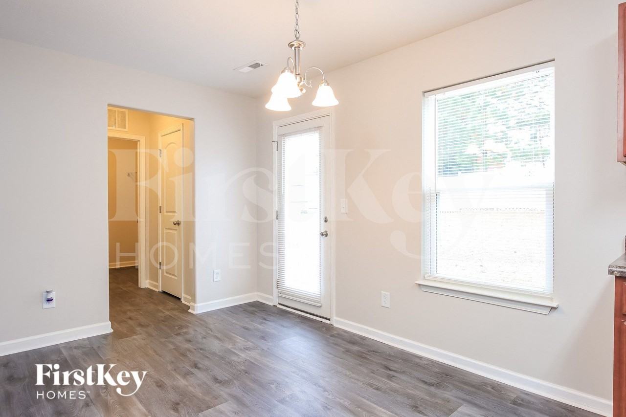 358 Randolph Dr - Photo 6 of 16