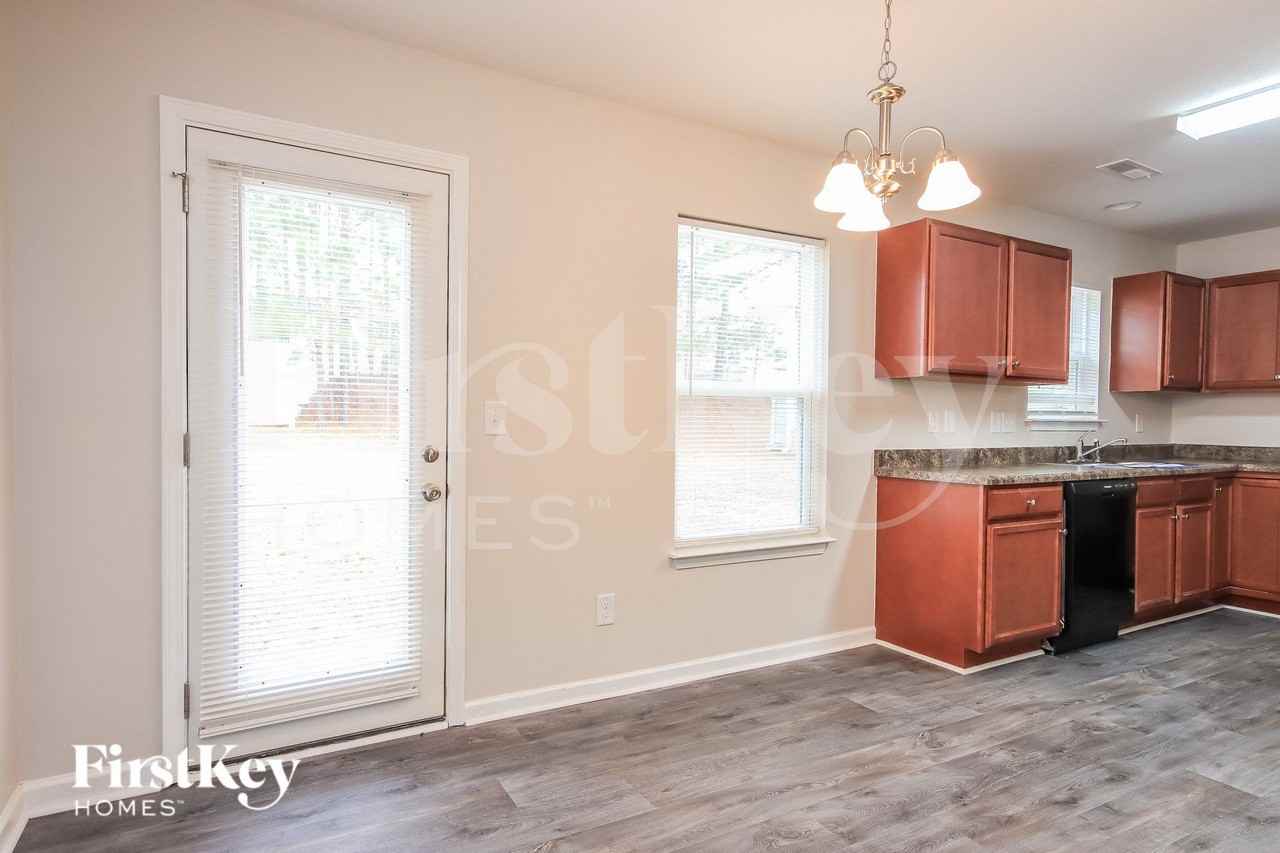 358 Randolph Dr - Photo 7 of 16