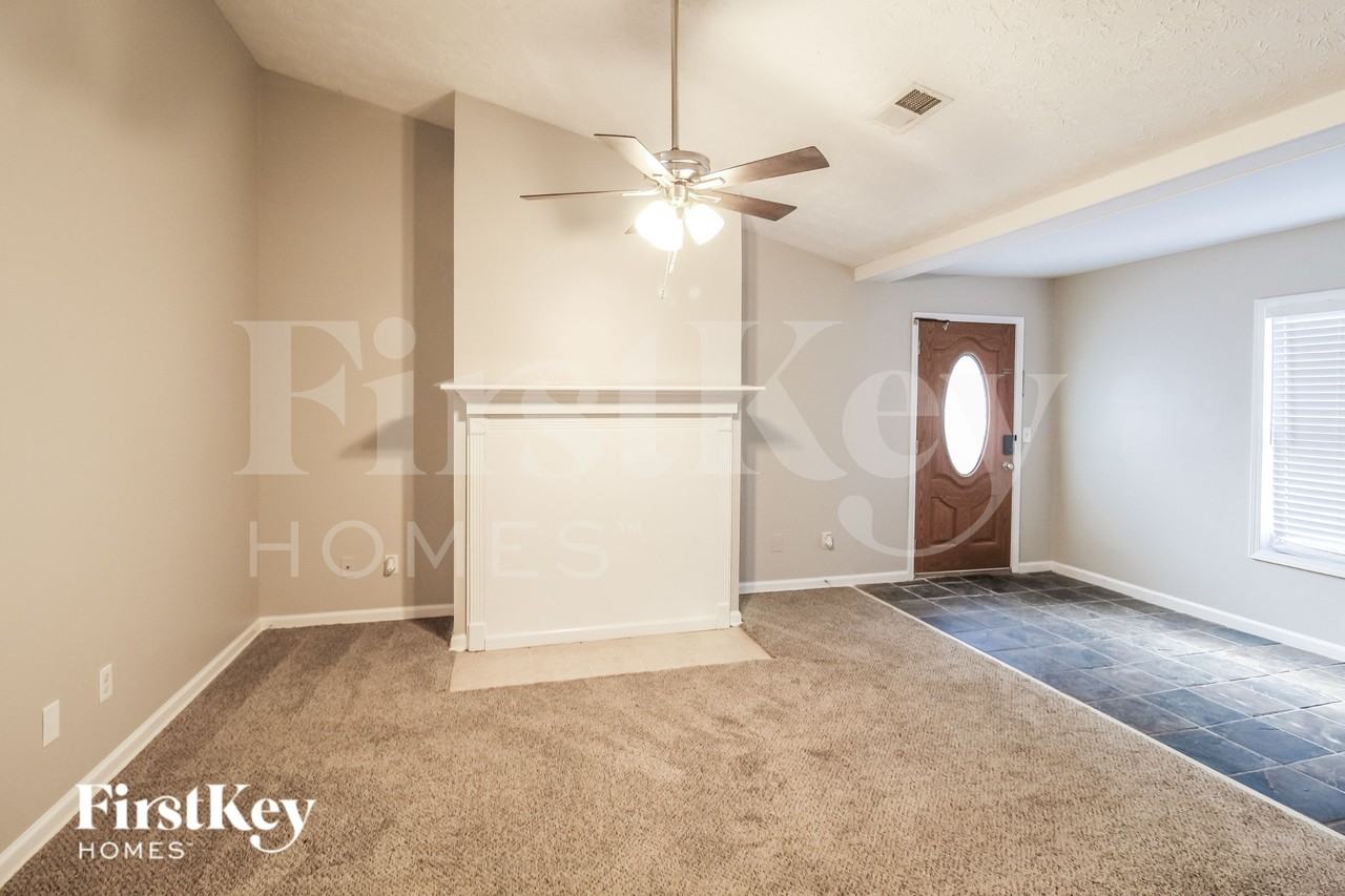 3558 Wesley Dr - Photo 3 of 16