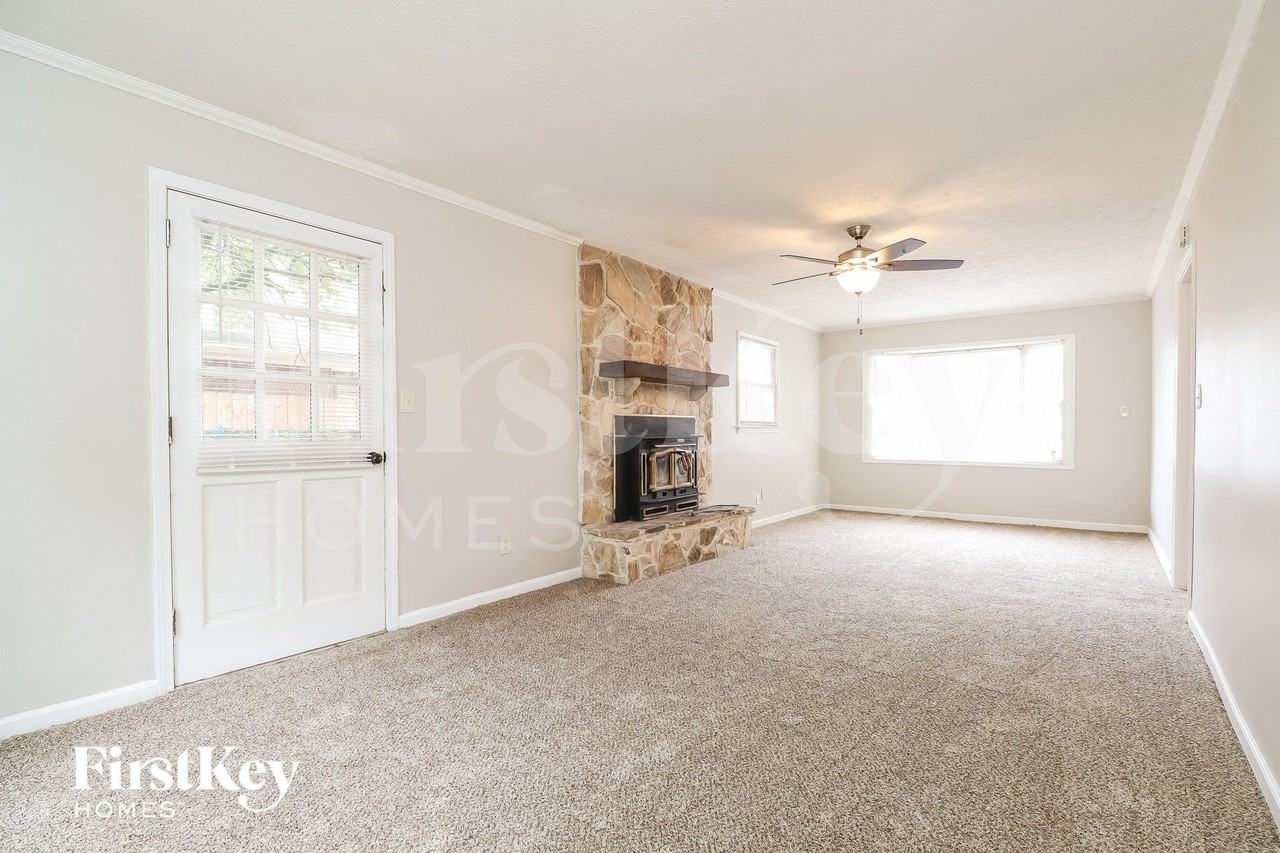 3461 Underwood Rd Se - Photo 3 of 15