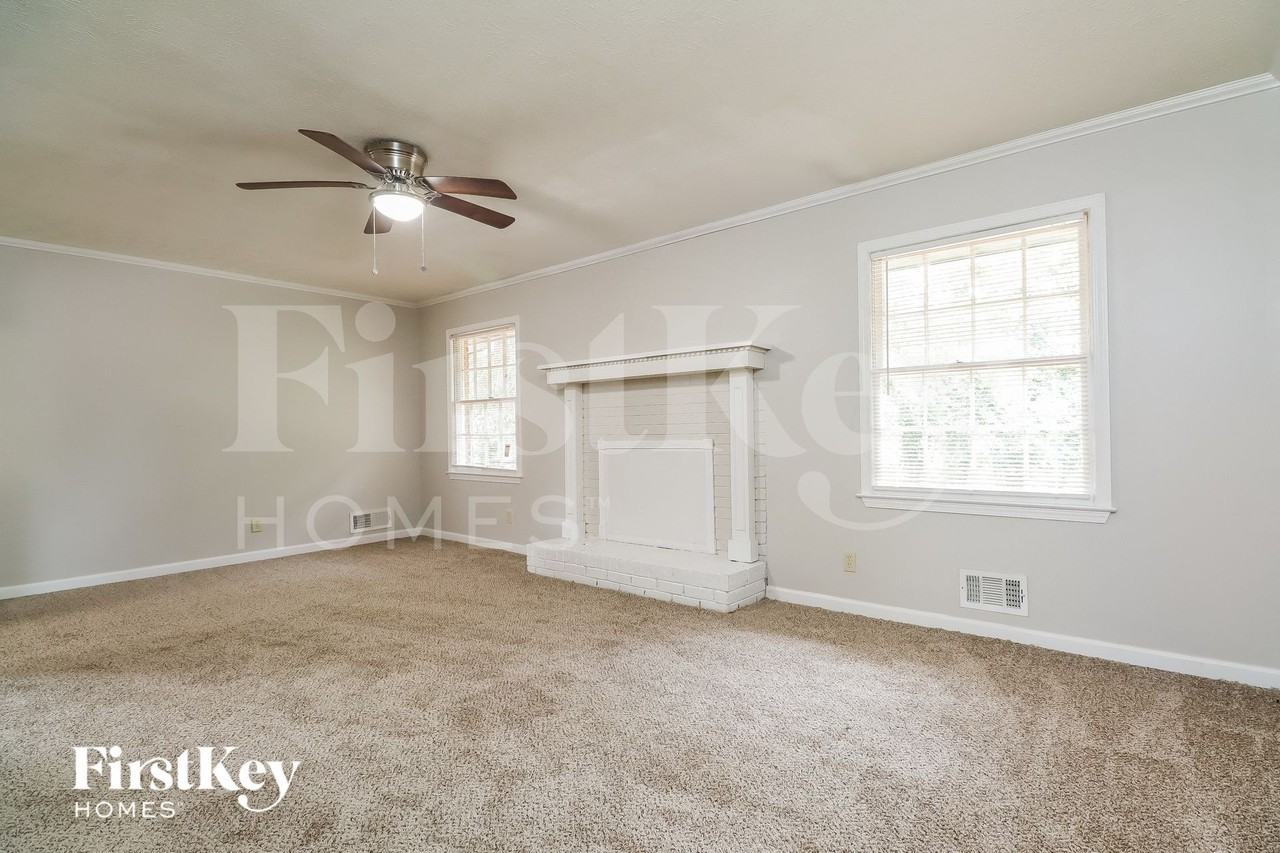 3461 Underwood Rd Se - Photo 4 of 15