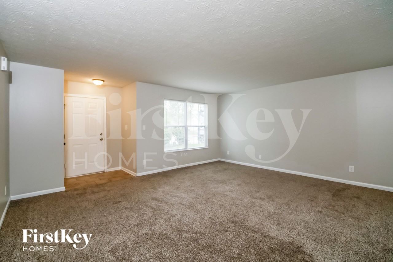 3119 Hemlock Way - Photo 4 of 16
