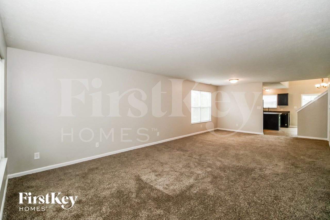 3119 Hemlock Way - Photo 5 of 16
