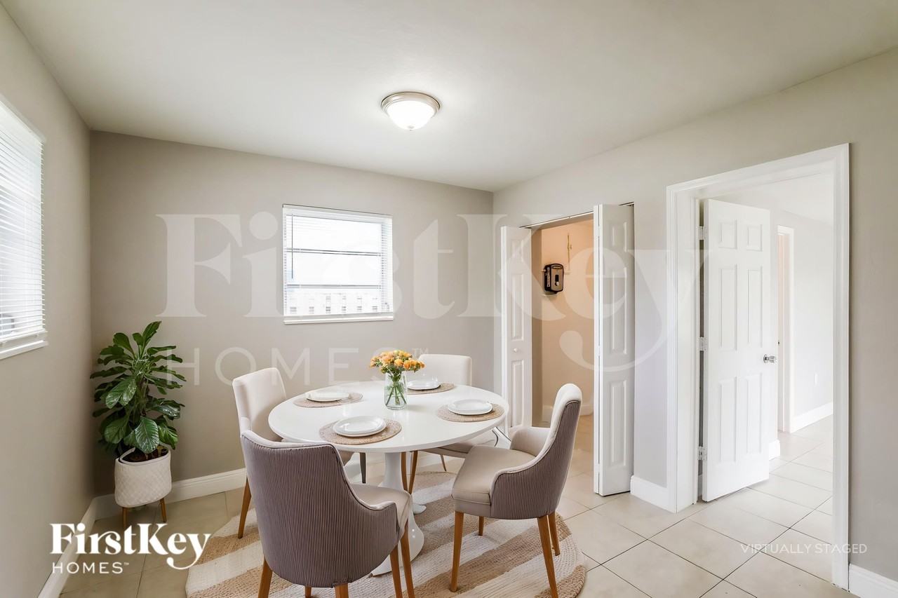 2435 Liberty St - Photo 6 of 19