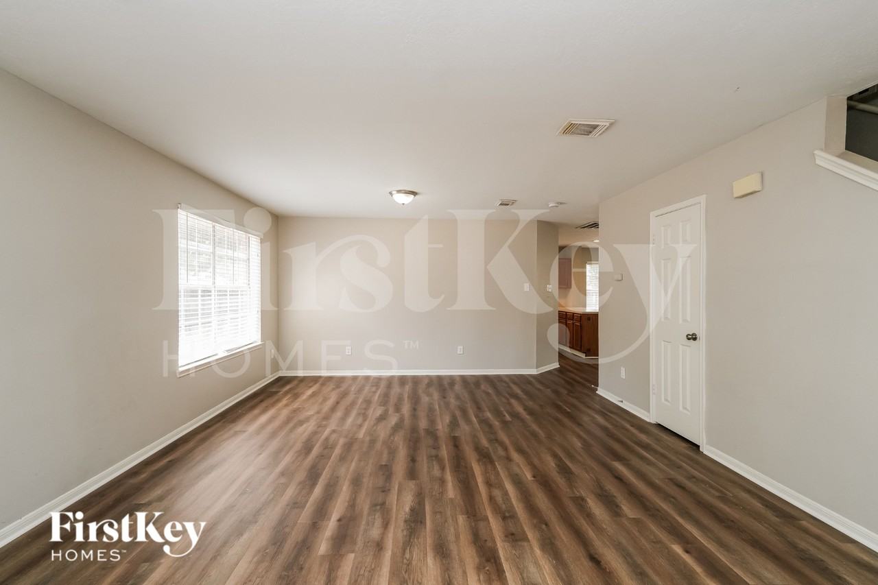 22543 Williamschase Dr - Photo 2 of 17