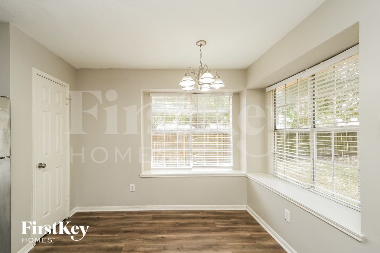 22543 Williamschase Dr - Photo 5 of 17