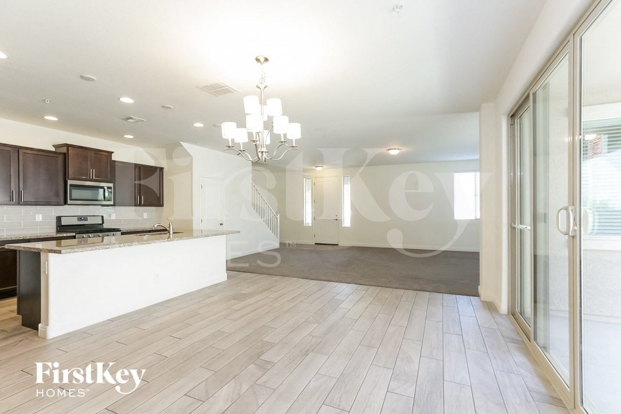 2247 N Riley Rd - Photo 5 of 15