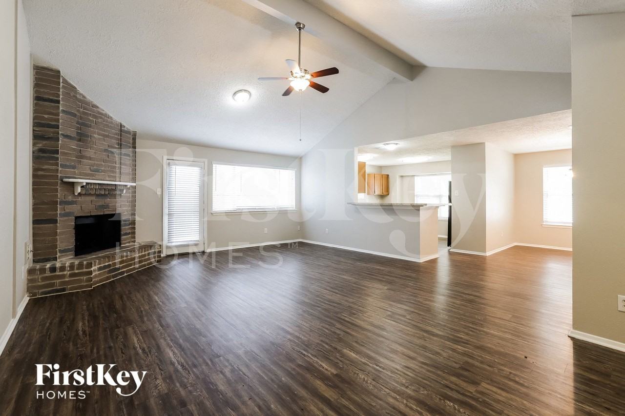 19914 Windy Nook Dr - Photo 3 of 15