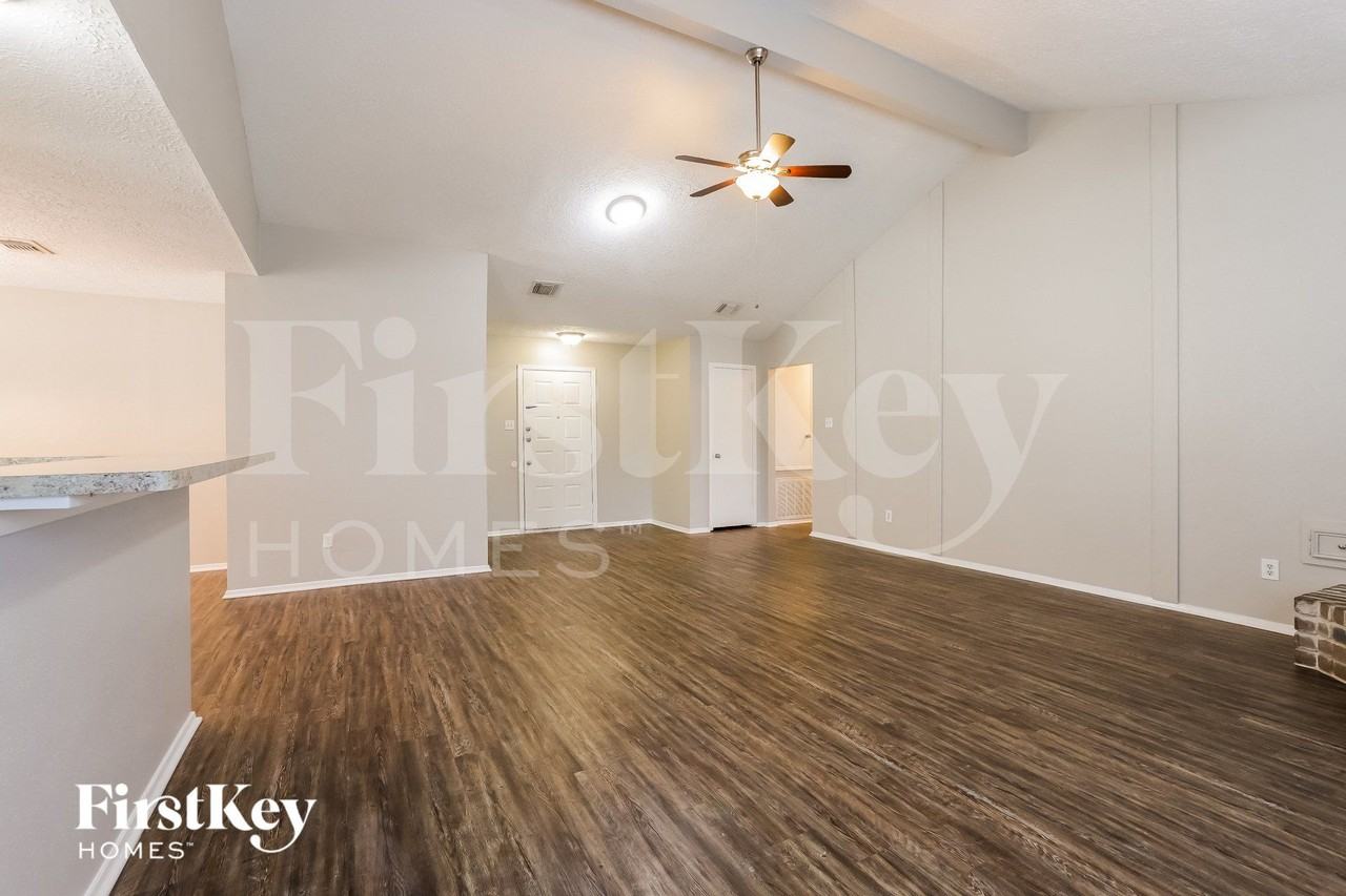 19914 Windy Nook Dr - Photo 4 of 15