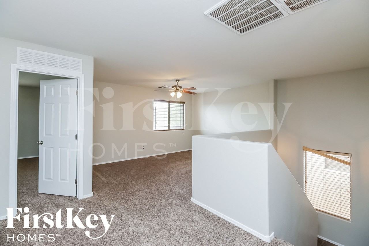 1844 E Omega Dr - Photo 6 of 15