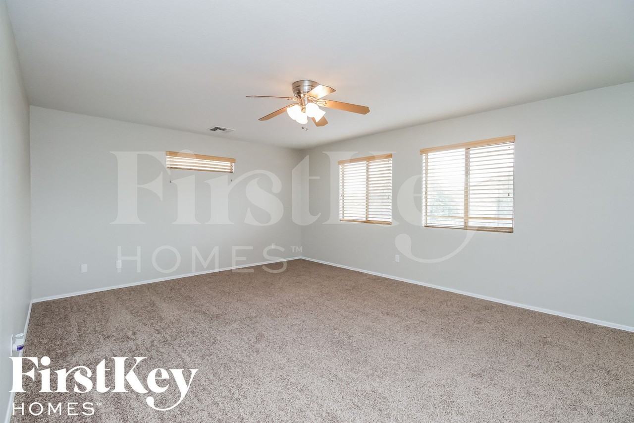 1844 E Omega Dr - Photo 7 of 15
