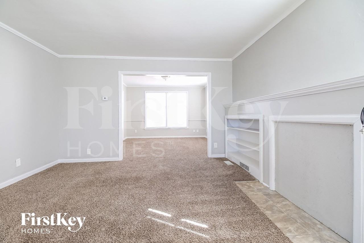 1723 S Crescent Ave - Photo 3 of 15