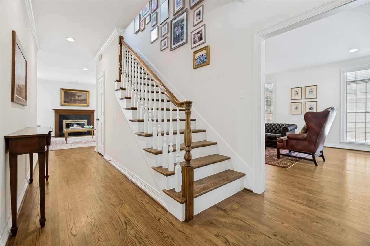 4501 Fairfax Ave - Photo 2 of 21