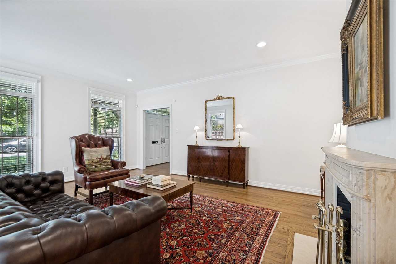 4501 Fairfax Ave - Photo 6 of 21