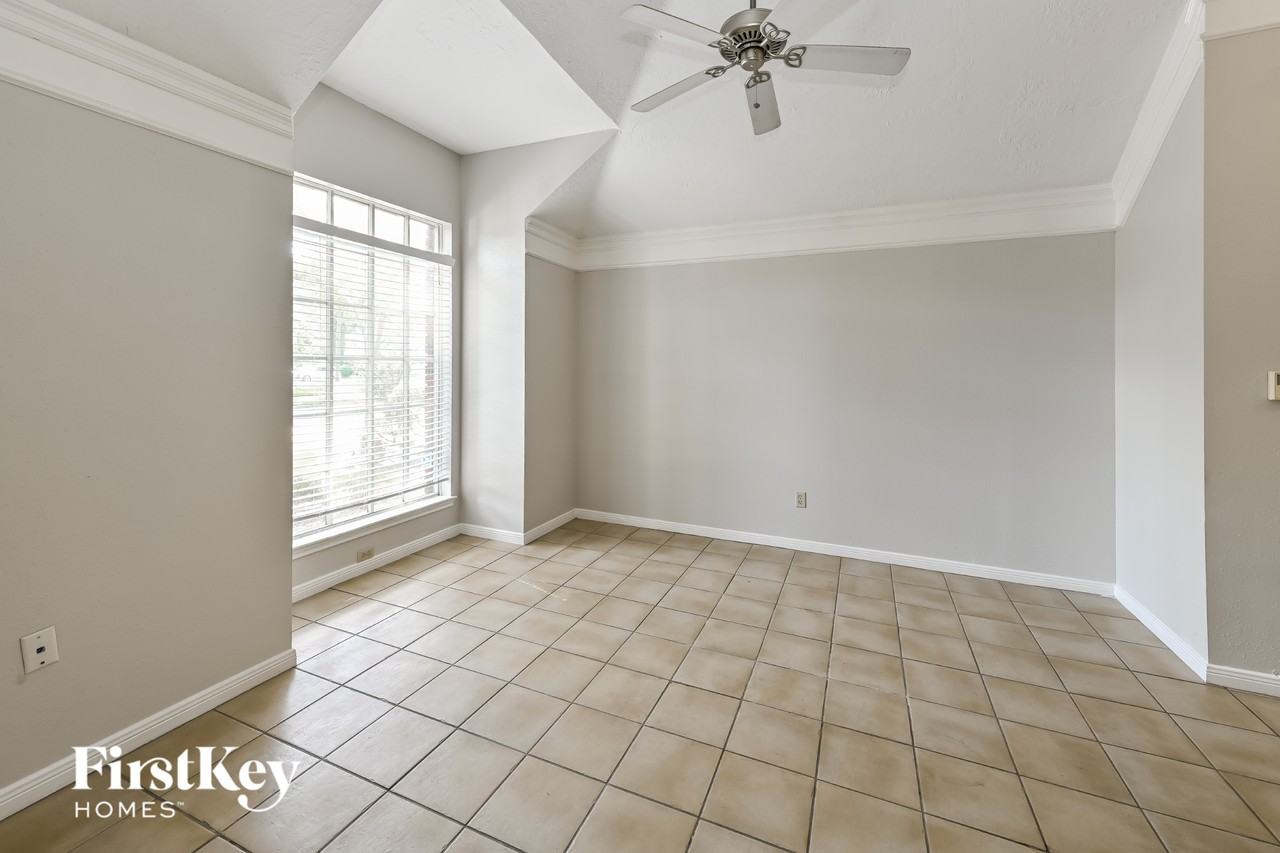 15966 Oak Mountain Dr - Photo 4 of 14